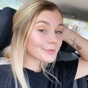 Meet your Posher, Lily